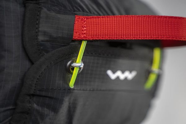 Contenedor ventral ligero antracita Woody Valley